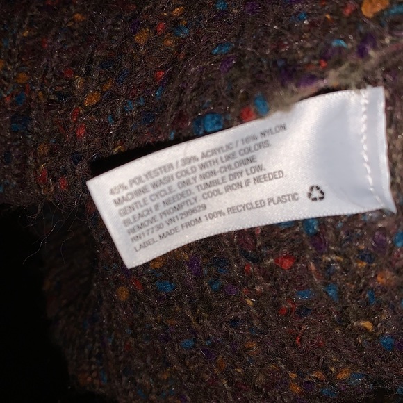 🌹 KNOX ROSE SWEATER 🌹 - Picture 5 of 5